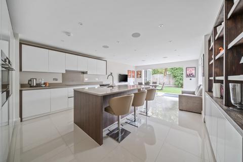 5 bedroom detached house for sale, Broomfield Court, Weybridge, KT13