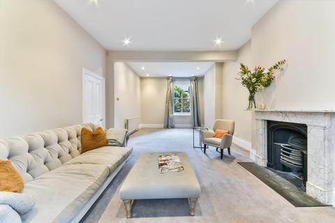 5 bedroom detached house to rent, Brynmaer Road, Battersea Park, London, SW11