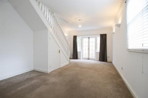 2 bedroom end of terrace house to rent, Willow Walk, Cambridge CB1