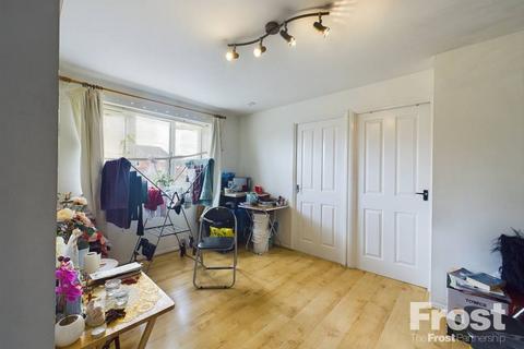 Studio for sale, Redford Close, Feltham, Middlesex, TW13