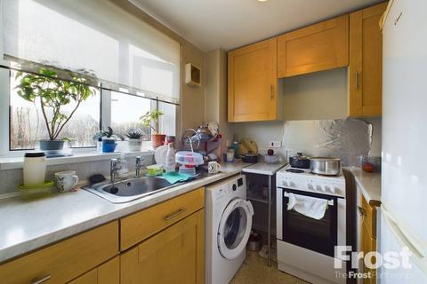 Studio for sale, Redford Close, Feltham, Middlesex, TW13