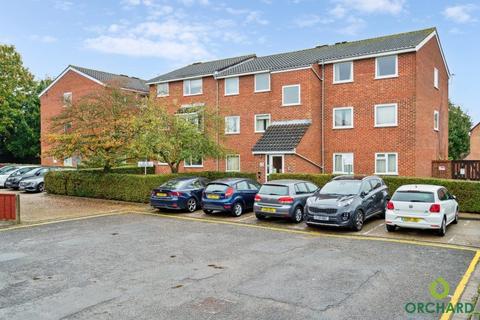 2 bedroom apartment for sale, Haslam Close, Ickenham, UB10