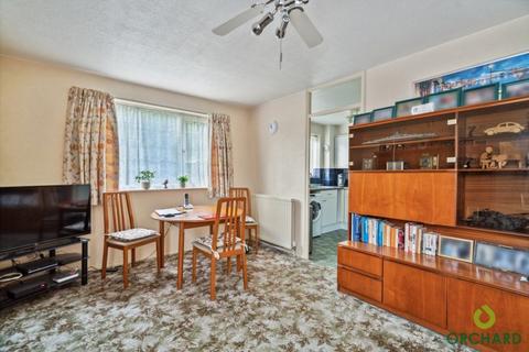 2 bedroom apartment for sale, Haslam Close, Ickenham, UB10