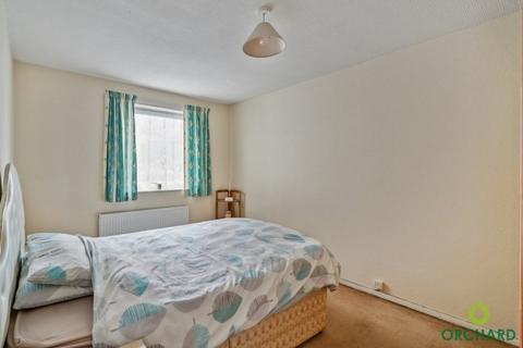 2 bedroom apartment for sale, Haslam Close, Ickenham, UB10