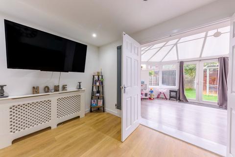 24 Badger Close, Redditch, B98 0JE