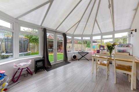 24 Badger Close, Redditch, B98 0JE