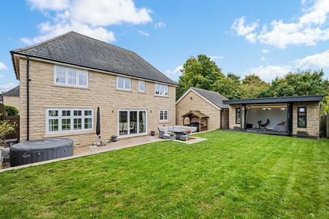 4 bedroom detached house for sale, Mill Square, Horsforth, Leeds, West Yorkshire, LS18