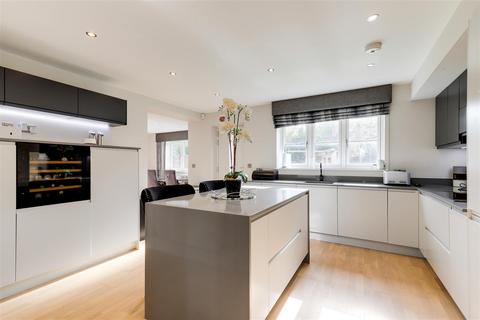 5 bedroom detached house for sale, Rectory Mews, Clifton Village NG11