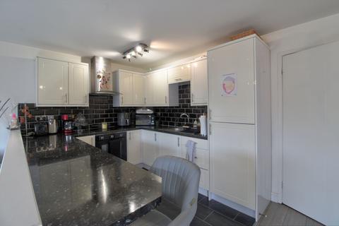 2 bedroom apartment for sale, Cheshunt, Waltham Cross EN8