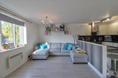 2 bedroom apartment for sale, Cheshunt, Waltham Cross EN8