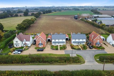 4 bedroom detached house for sale, Manningtree Road, Little Bentley, Colchester