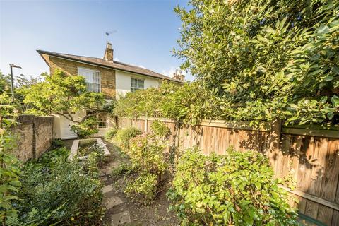 137 Richmond Road, Twickenham, TW1 3AT