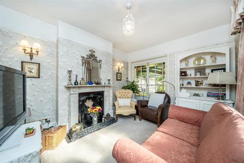 137 Richmond Road, Twickenham, TW1 3AT