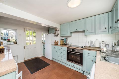137 Richmond Road, Twickenham, TW1 3AT