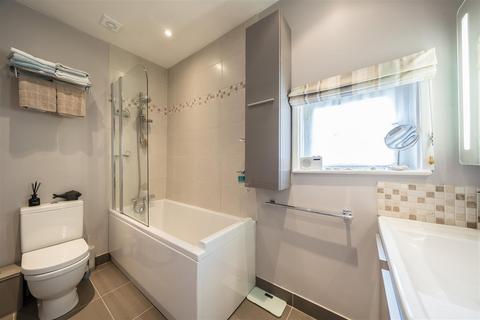137 Richmond Road, Twickenham, TW1 3AT