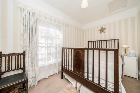 137 Richmond Road, Twickenham, TW1 3AT