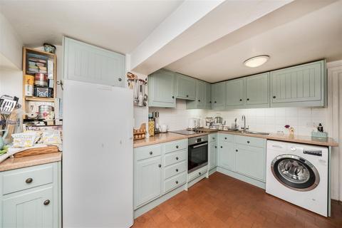 137 Richmond Road, Twickenham, TW1 3AT