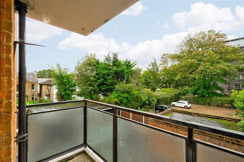 2 bedroom apartment for sale, Woodford Road, South Woodford