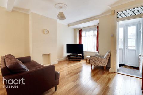 2 bedroom terraced house for sale, Pulleyns Avenue, London