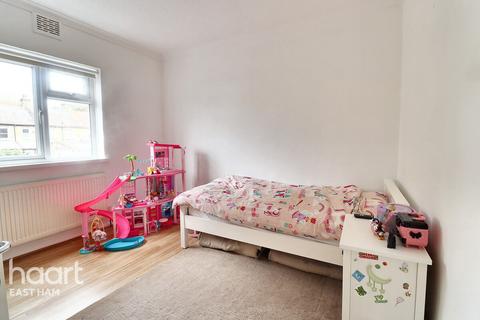 2 bedroom terraced house for sale, Pulleyns Avenue, London