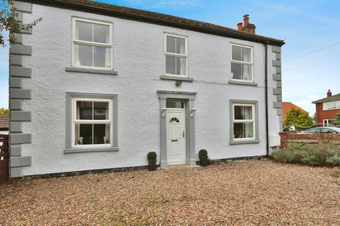 4 bedroom detached house for sale, Main Street, Welwick, Hull, East Riding Of Yorkshire, HU12 0RY