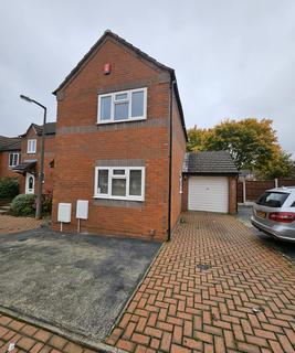 2 bedroom semi-detached house to rent, Alexandra Way, Tividale B69