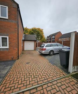 2 bedroom semi-detached house to rent, Alexandra Way, Tividale B69