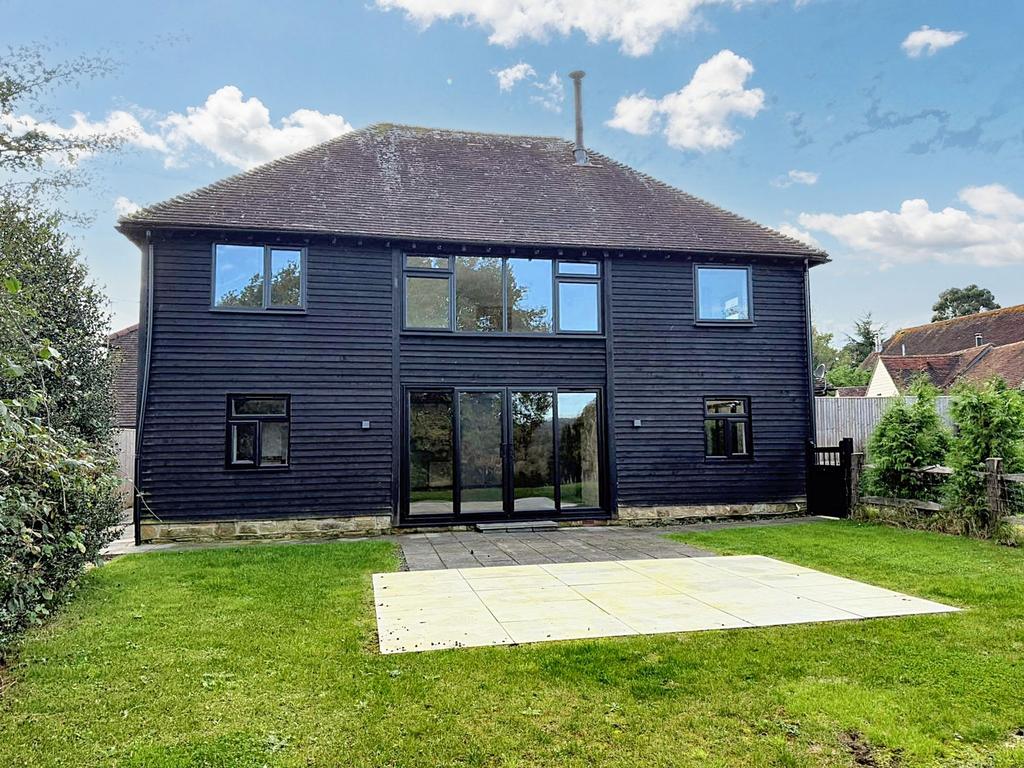 Tylers Lane, Uckfield TN22 4 bed property for sale £895,000
