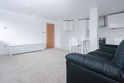 2 bedroom apartment to rent, High Street, Brentwood