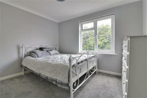 1 bedroom flat for sale, Seafront, Hayling Island