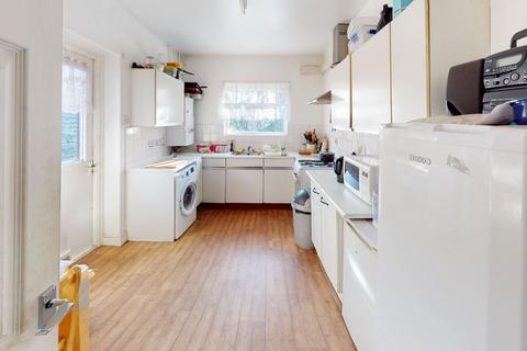 1 bedroom in a house share to rent, Lordship Lane
