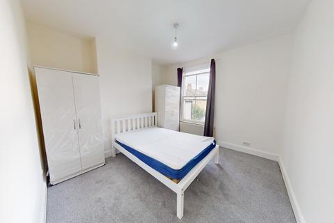 1 bedroom in a house share to rent, Lordship Lane