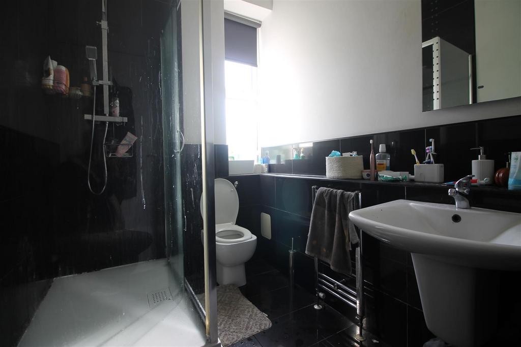 79 BCR  Bathroom 3.JPG