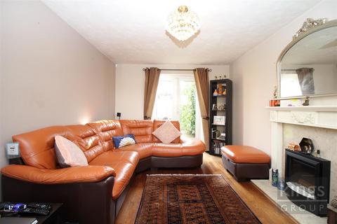 102 Challinor, Church Langley, Harlow, CM17 9XD