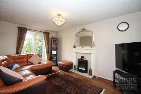 102 Challinor, Church Langley, Harlow, CM17 9XD