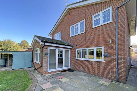 4 Fir Tree Close, Epsom, KT17 3LD