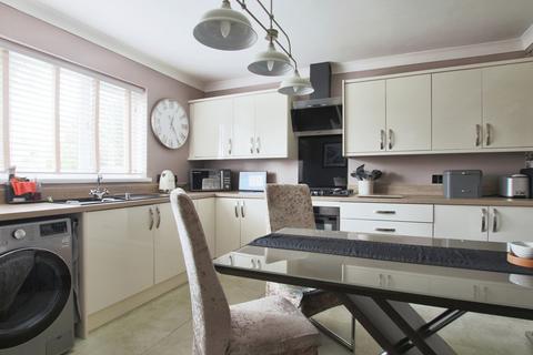 3 bedroom terraced house for sale, Riverside Court, Cliff Road, Hessle, HU13 0HB