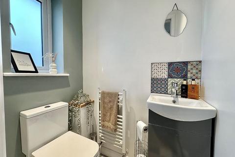 37 Bank View, Northampton, NN4 0RS