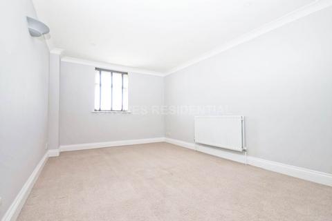 1 bedroom flat for sale, Grafton Road, New Malden