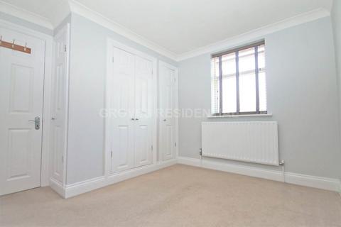 1 bedroom flat for sale, Grafton Road, New Malden