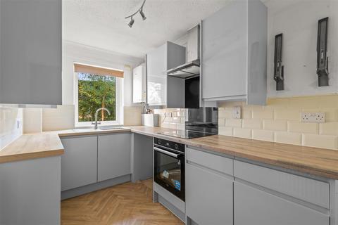 2 The Cedars, Totnes, TQ9 5YR