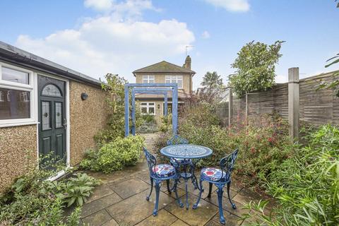 95 Bond Street, Englefield Green, Egham, TW20 0PU