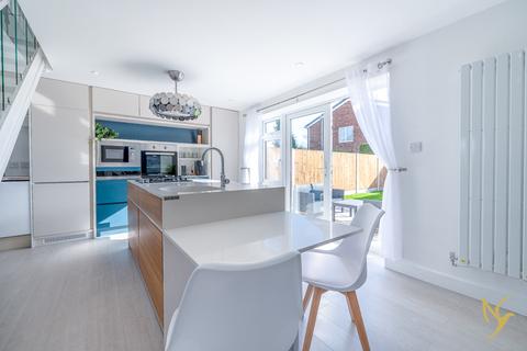 3 bedroom end of terrace house for sale, Worcester WR2