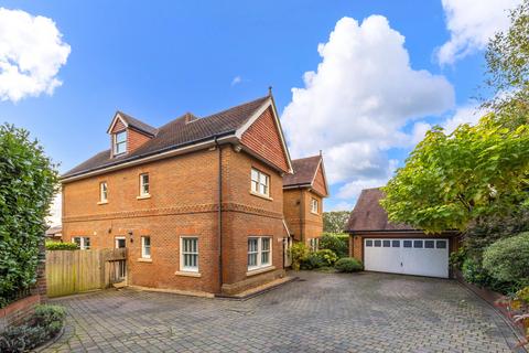 5 bedroom detached house for sale, Beaconsfield Gardens, Claygate, Esher, Surrey, KT10