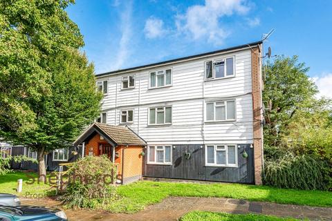 2 bedroom flat for sale, Ogard Road, Hoddesdon EN11