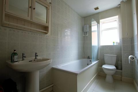 3 bedroom semi-detached house to rent, Kettles Close, Oakington, Cambridge, CB24