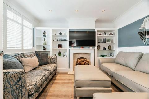 15 Hartfield Road, Chessington, KT9 2PP