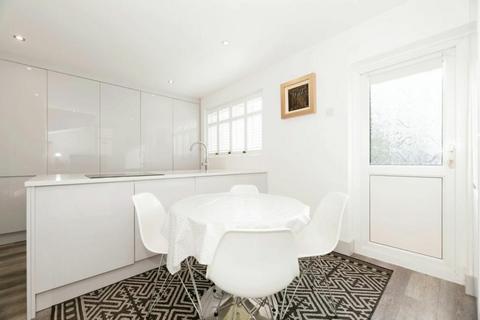 15 Hartfield Road, Chessington, KT9 2PP