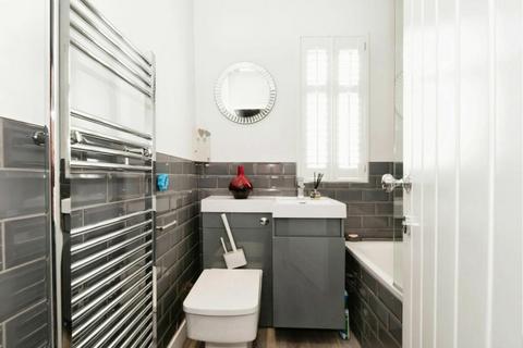 15 Hartfield Road, Chessington, KT9 2PP
