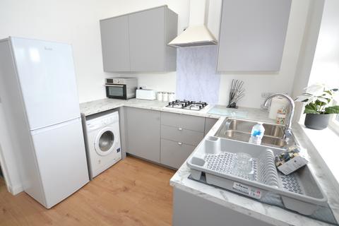 3 bedroom flat to rent, Harley Close, Wembley HA0